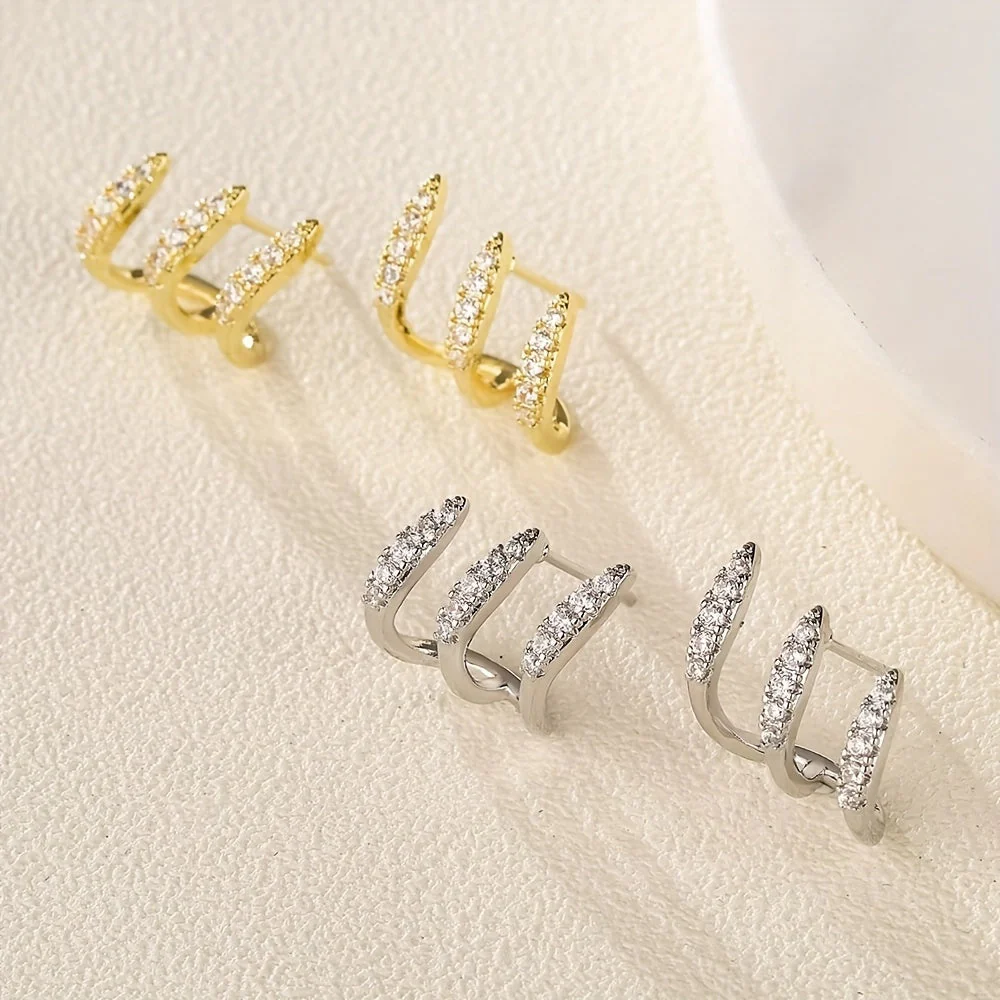 Eleganckie kolczyki typu stud z kryształkami górskimi i trzema ząbkami - Image 7
